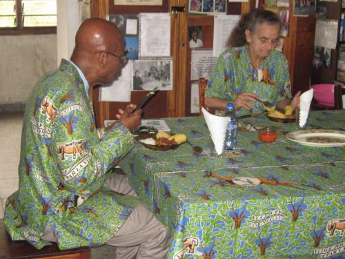 VISITE DU DR TSHIMUNGU (4)